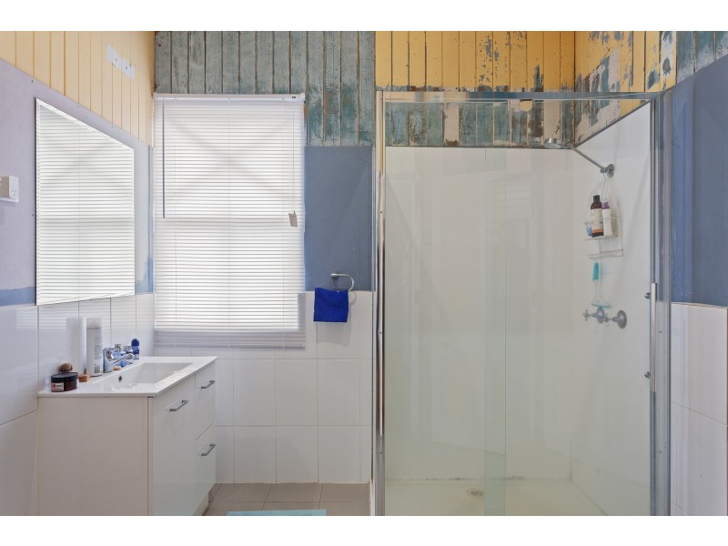 16 Gordon Street, North Toowoomba QLD 4350