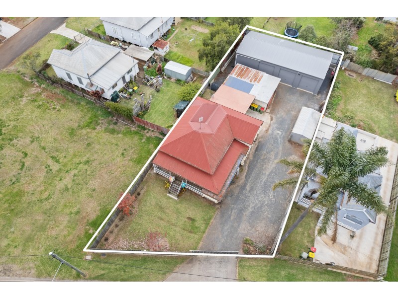 16 Gordon Street, North Toowoomba QLD 4350
