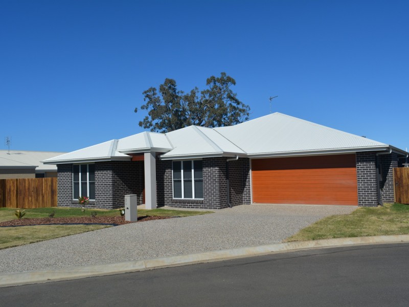 7 Madrid Court, Glenvale QLD 4350