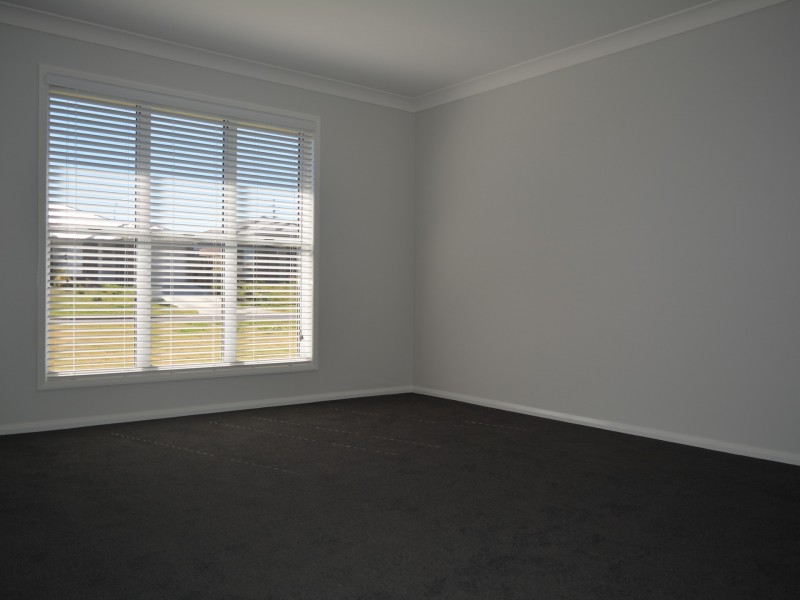 7 Madrid Court, Glenvale QLD 4350