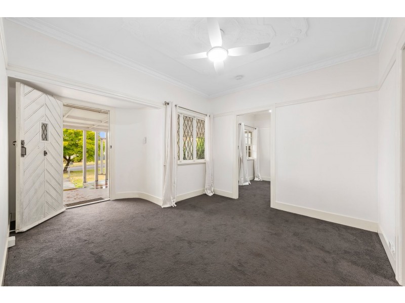 11 Second Avenue, Harristown QLD 4350