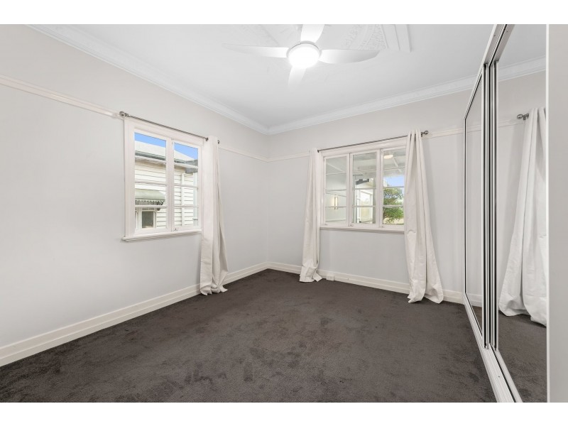 11 Second Avenue, Harristown QLD 4350