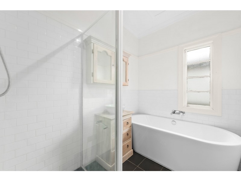 11 Second Avenue, Harristown QLD 4350