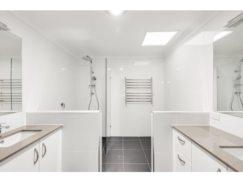 18 Handley Drive, Westbrook QLD 4350