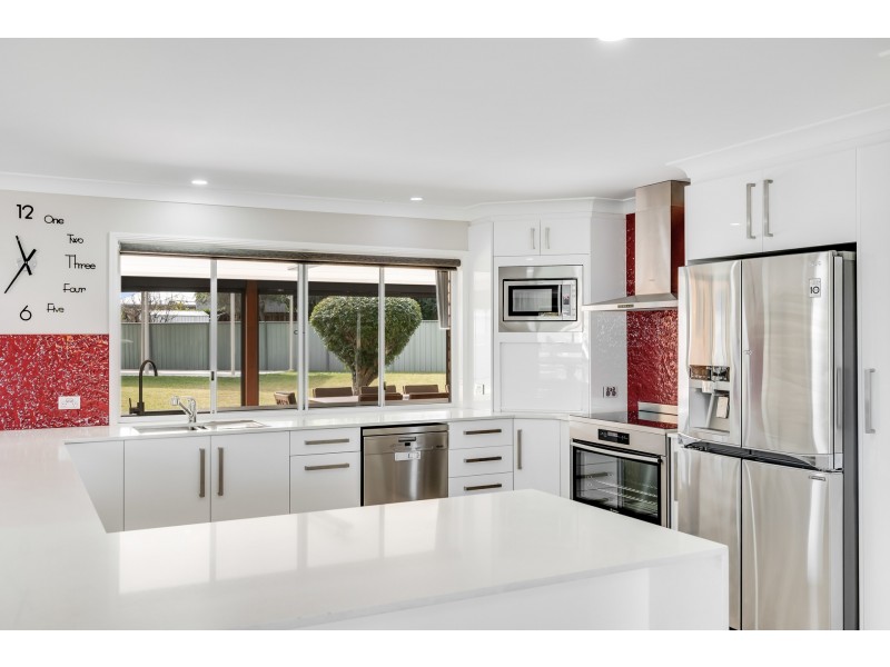 18 Handley Drive, Westbrook QLD 4350