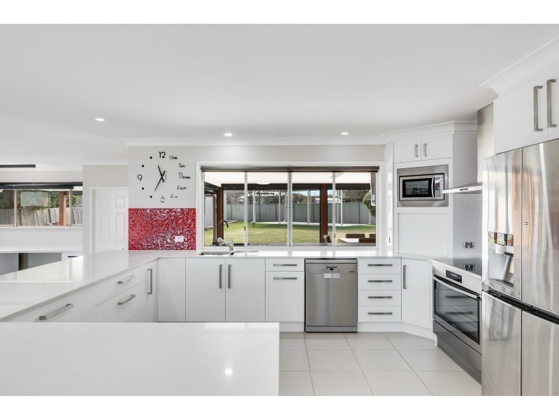 18 Handley Drive, Westbrook QLD 4350