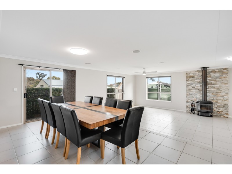 18 Handley Drive, Westbrook QLD 4350