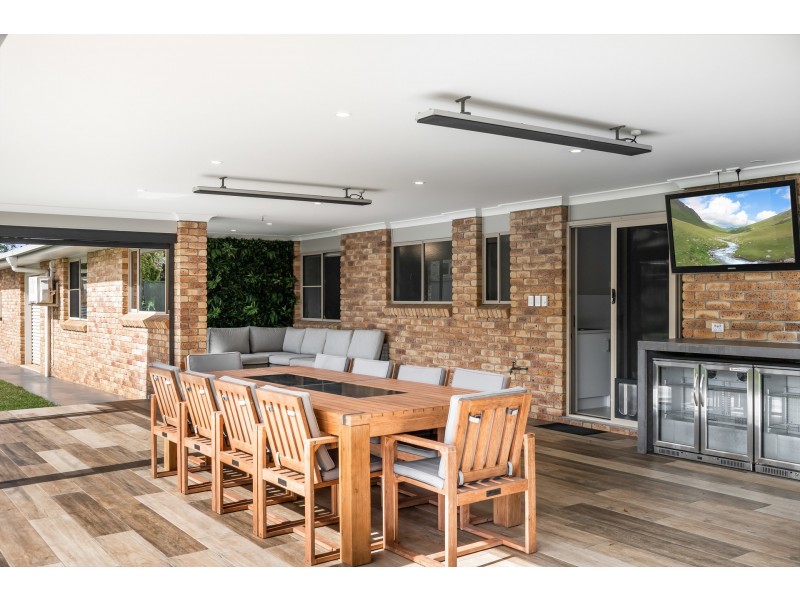 18 Handley Drive, Westbrook QLD 4350