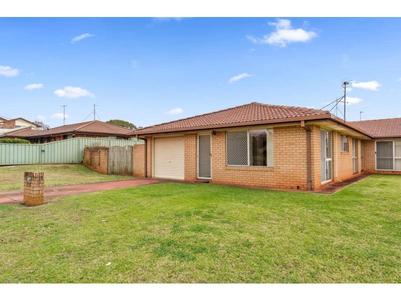 2/1 Hoffman Street, Kearneys Spring QLD 4350