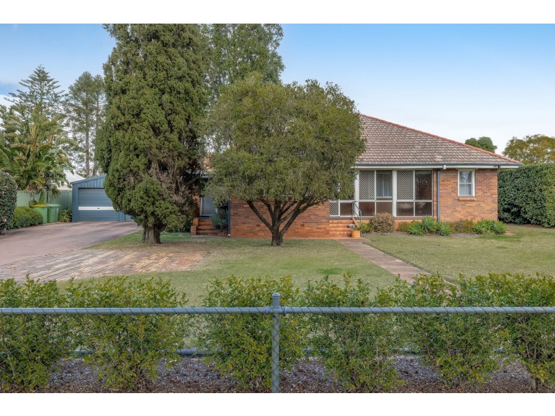 354 South Street, Harristown QLD 4350
