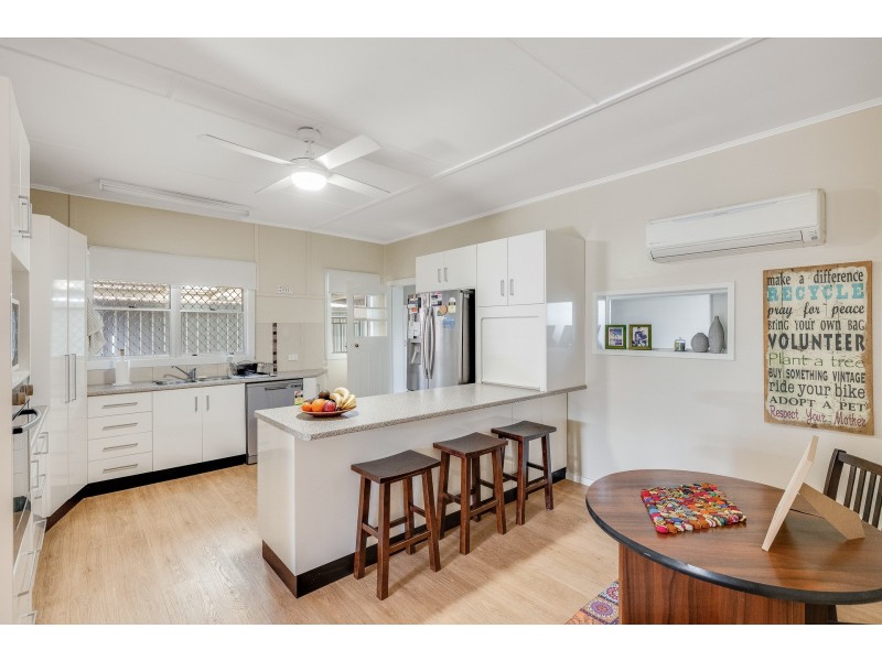 354 South Street, Harristown QLD 4350