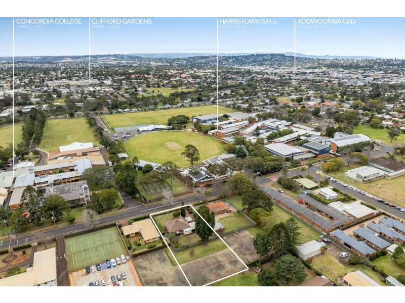 354 South Street, Harristown QLD 4350