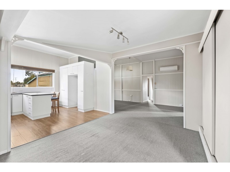 7 Eton Street, Cambooya QLD 4358