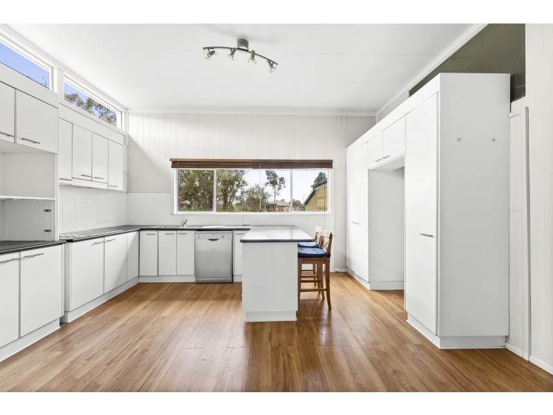 7 Eton Street, Cambooya QLD 4358