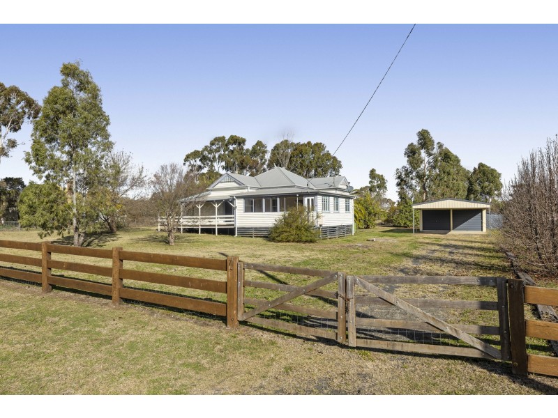 7 Eton Street, Cambooya QLD 4358