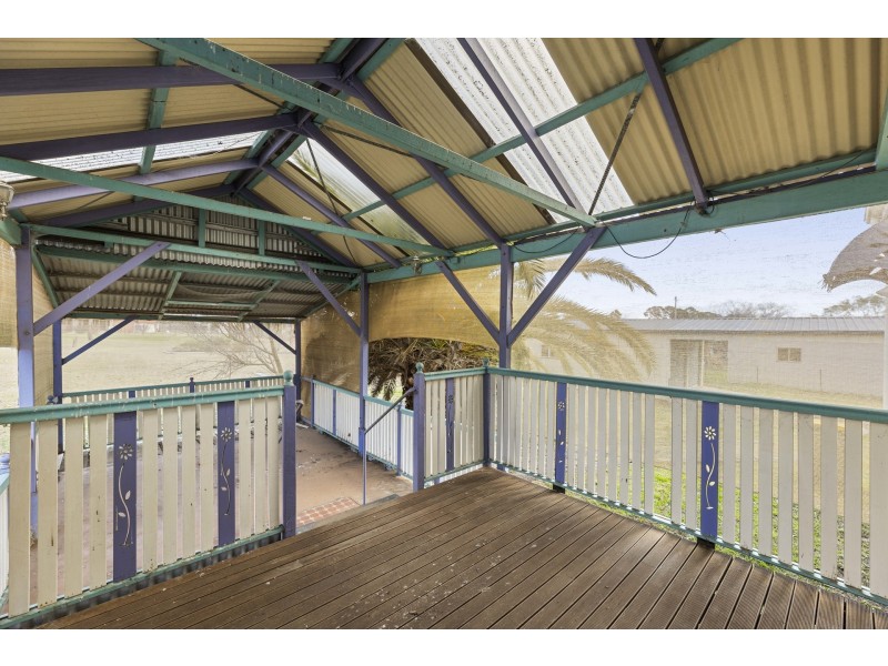 7 Eton Street, Cambooya QLD 4358