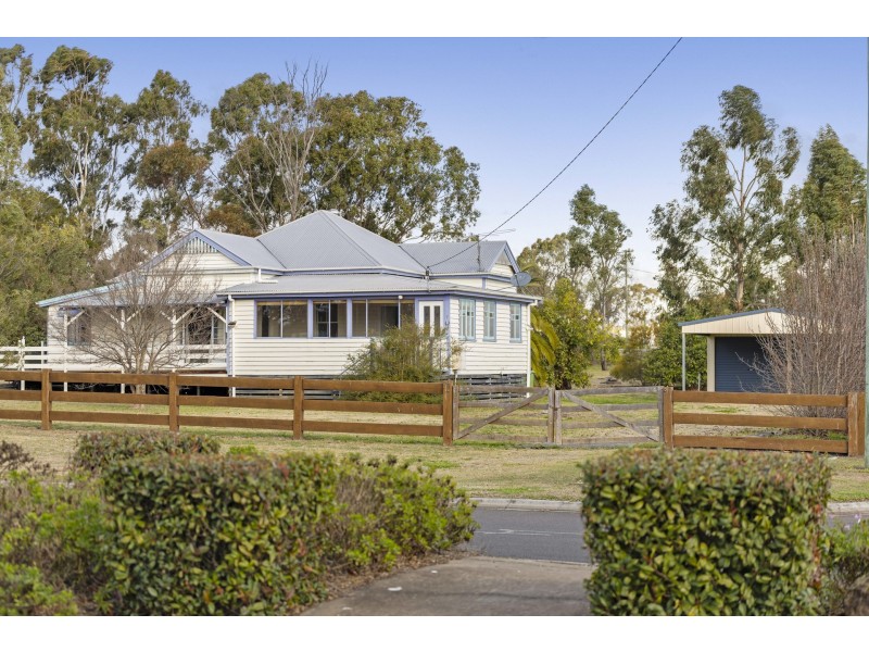 7 Eton Street, Cambooya QLD 4358