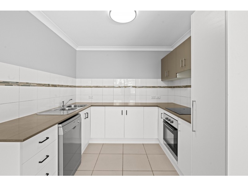 4/303 Bridge Street, Newtown QLD 4350