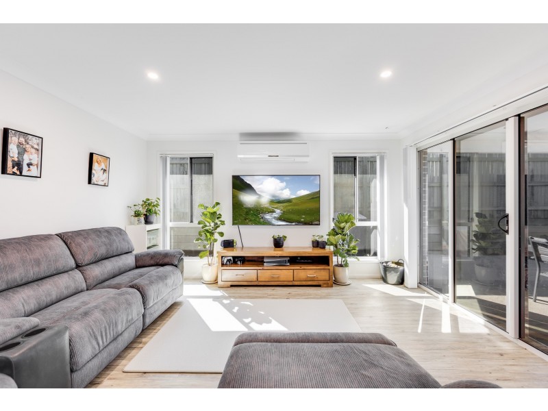 42 Alistair Street, Glenvale QLD 4350