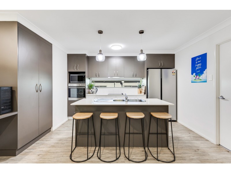 42 Alistair Street, Glenvale QLD 4350
