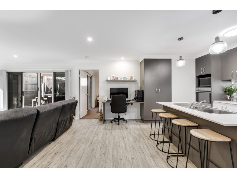 42 Alistair Street, Glenvale QLD 4350