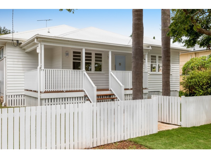 6 Loye Street, North Toowoomba QLD 4350