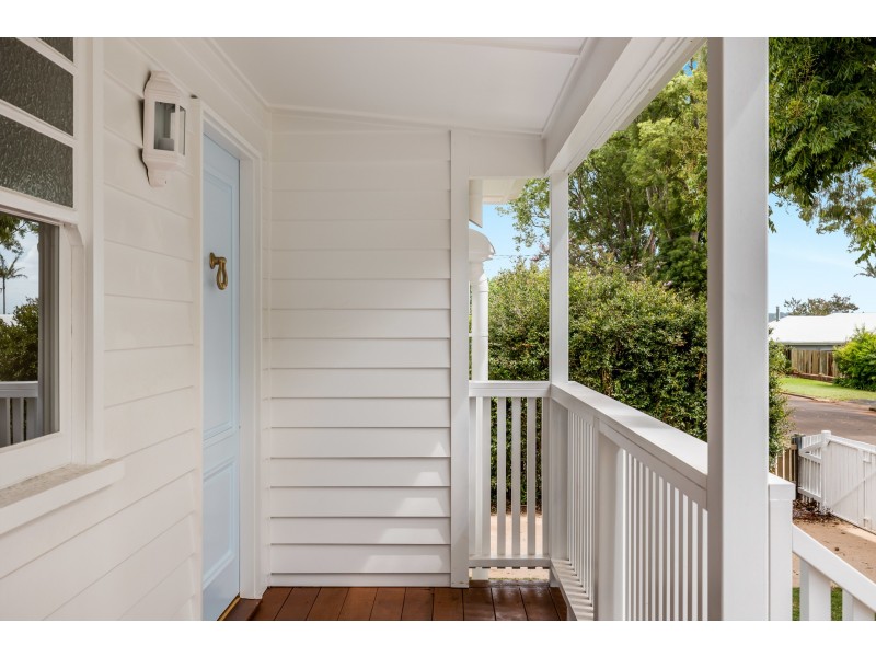 6 Loye Street, North Toowoomba QLD 4350