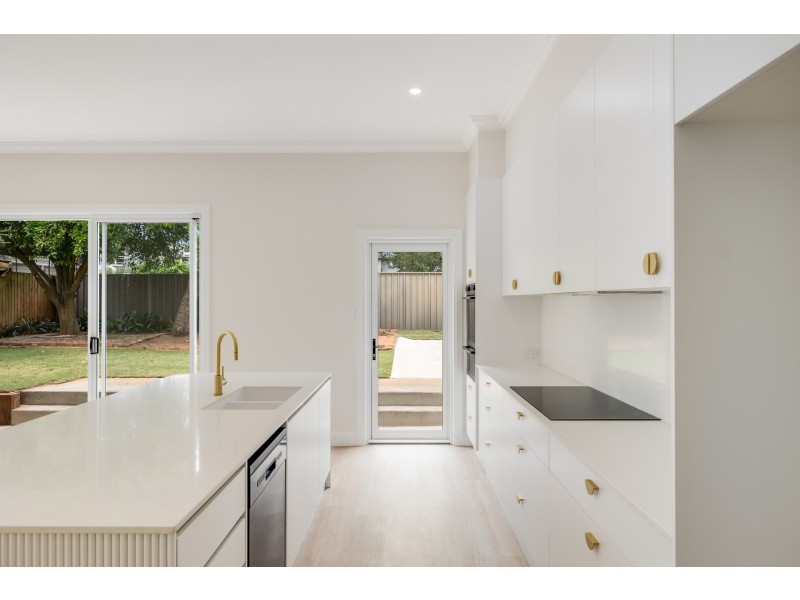 6 Loye Street, North Toowoomba QLD 4350