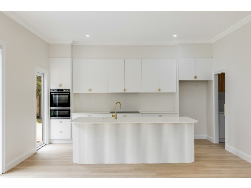 6 Loye Street, North Toowoomba QLD 4350