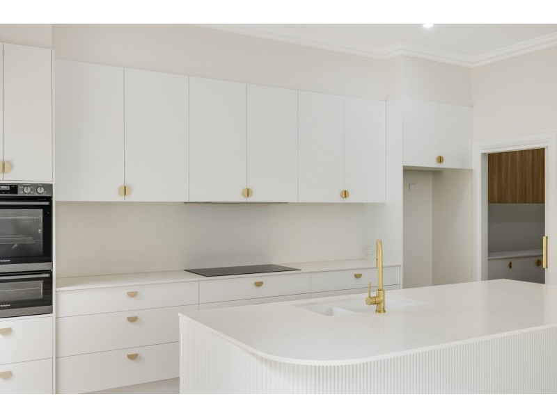 6 Loye Street, North Toowoomba QLD 4350