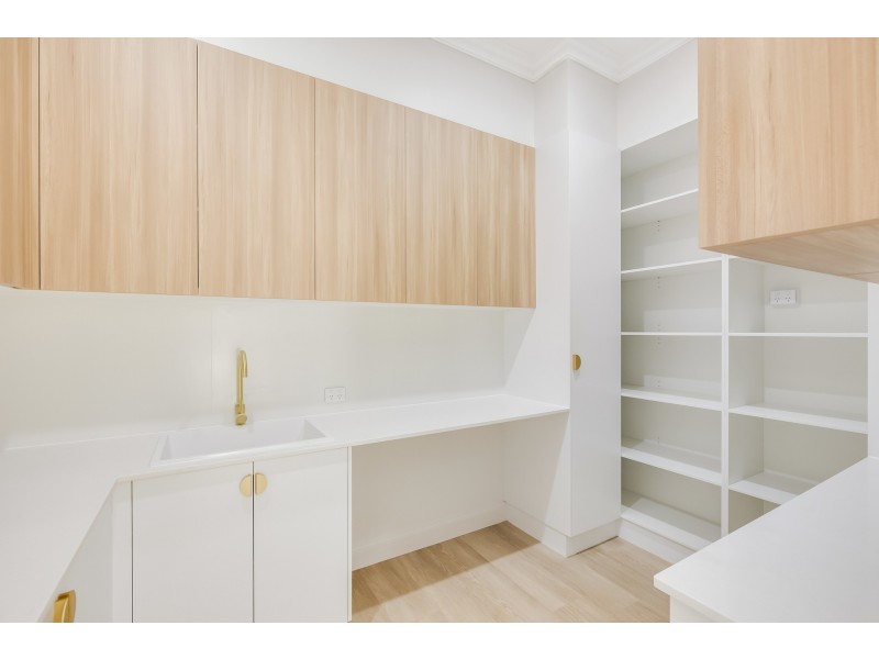 6 Loye Street, North Toowoomba QLD 4350