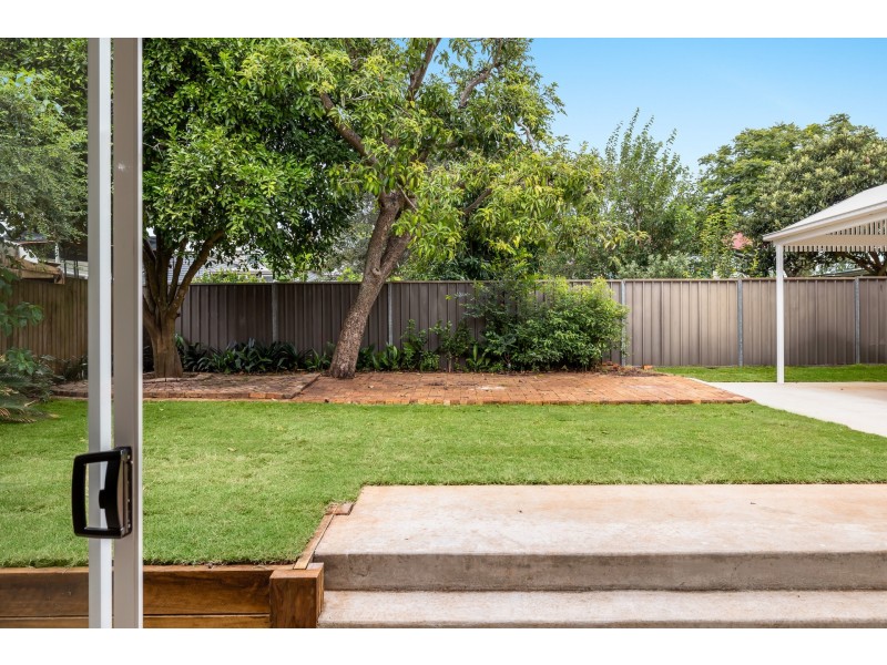 6 Loye Street, North Toowoomba QLD 4350