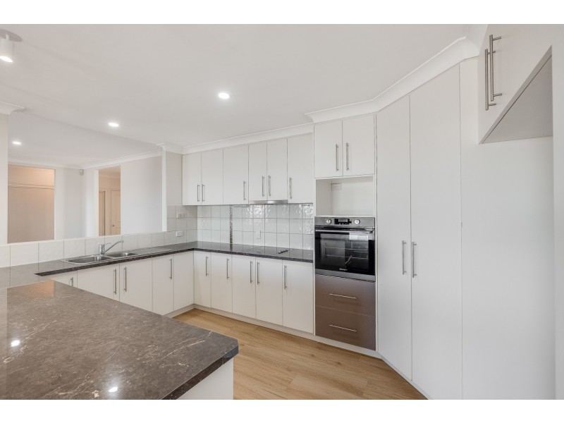 13 Dodson Crescent, Mount Kynoch QLD 4350