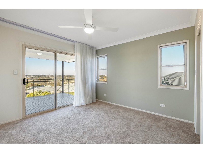 13 Dodson Crescent, Mount Kynoch QLD 4350