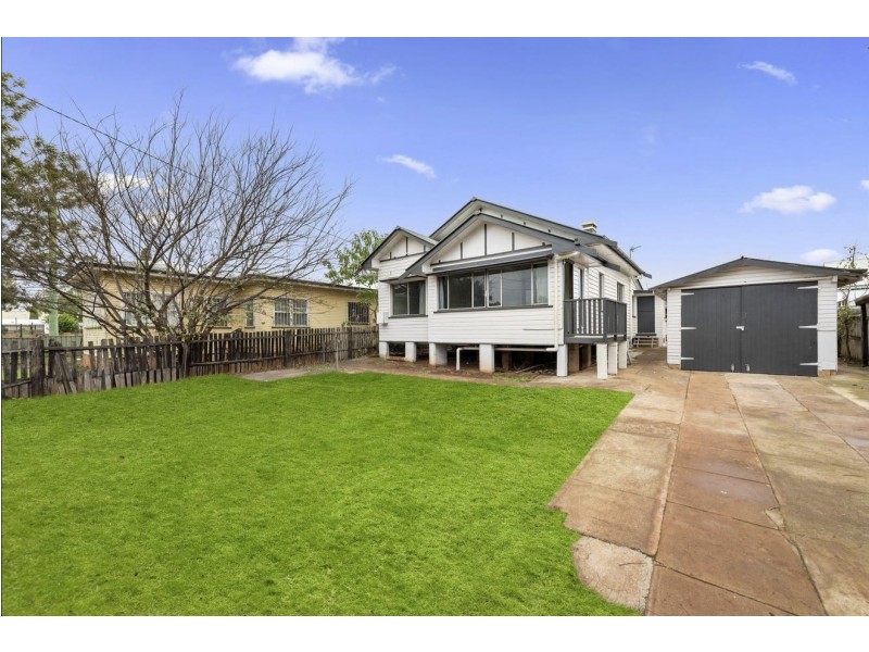 171 Holberton Street, Newtown QLD 4350