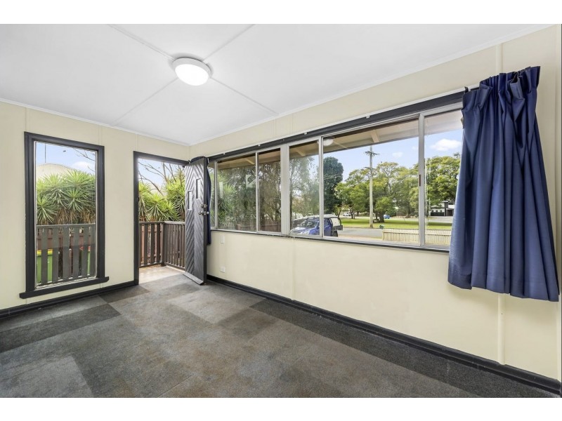171 Holberton Street, Newtown QLD 4350
