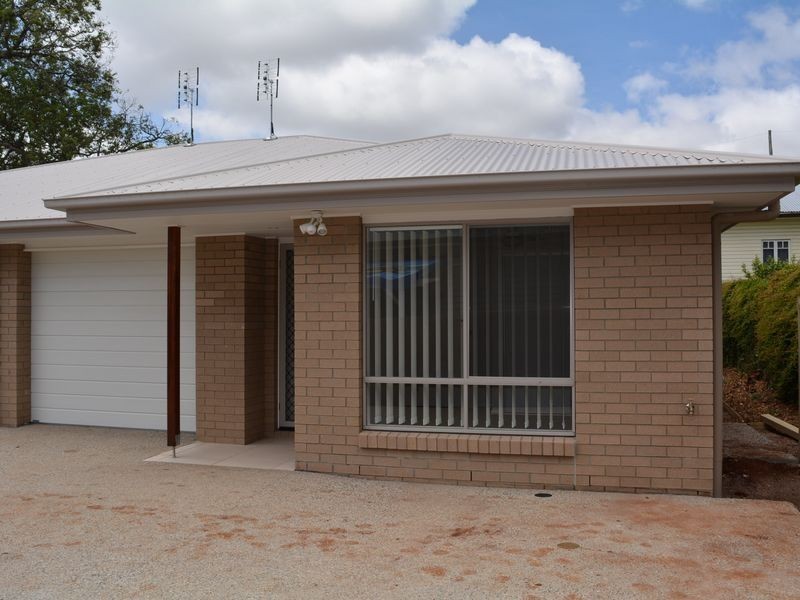 2/108A James Street, South Toowoomba QLD 4350