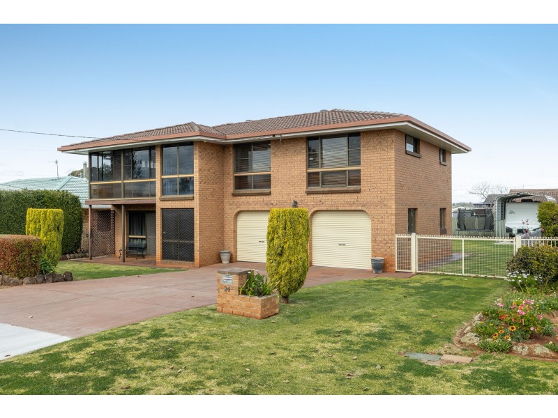 24 Edzill Street, Wilsonton Heights QLD 4350