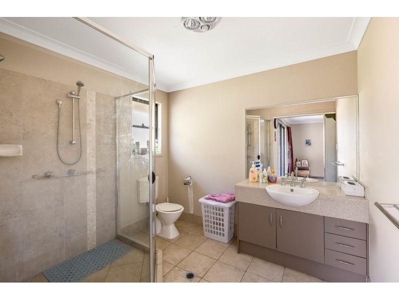 12 Roderick Street, Cotswold Hills QLD 4350