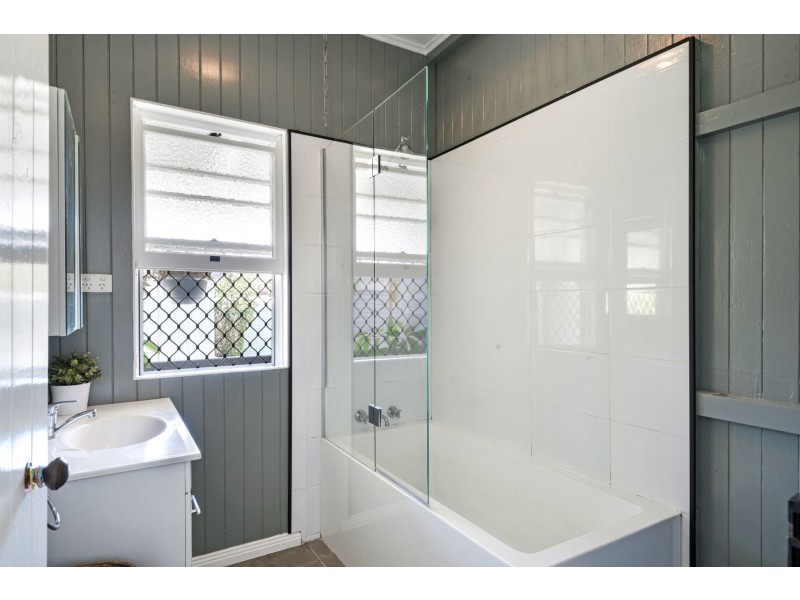 35 Tomkinson Street, Wilsonton QLD 4350