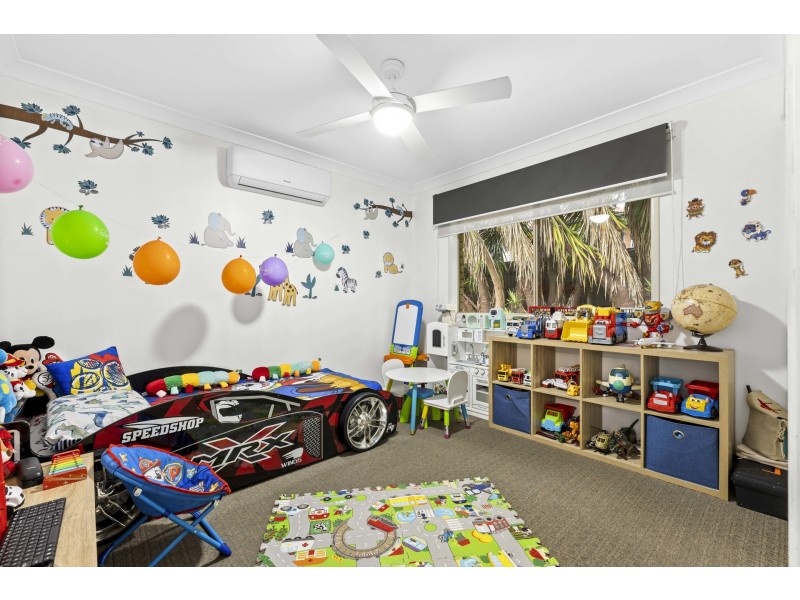 8 Bulloo Street, Glenvale QLD 4350