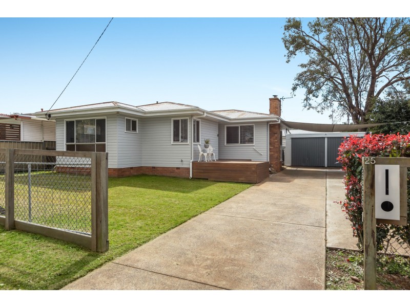 25 Cathro Street, Rockville QLD 4350