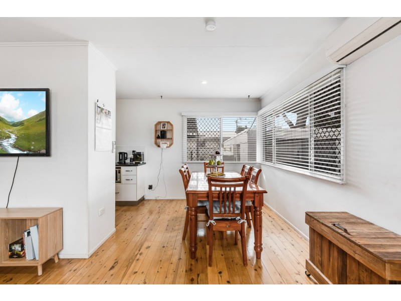 25 Cathro Street, Rockville QLD 4350