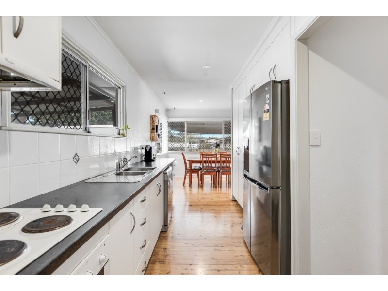 25 Cathro Street, Rockville QLD 4350