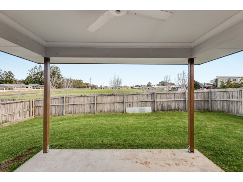1a Sweeney Street, Kearneys Spring QLD 4350