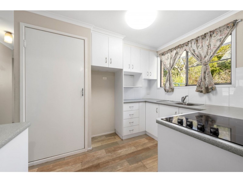 4/4a Cathro Street, Rockville QLD 4350