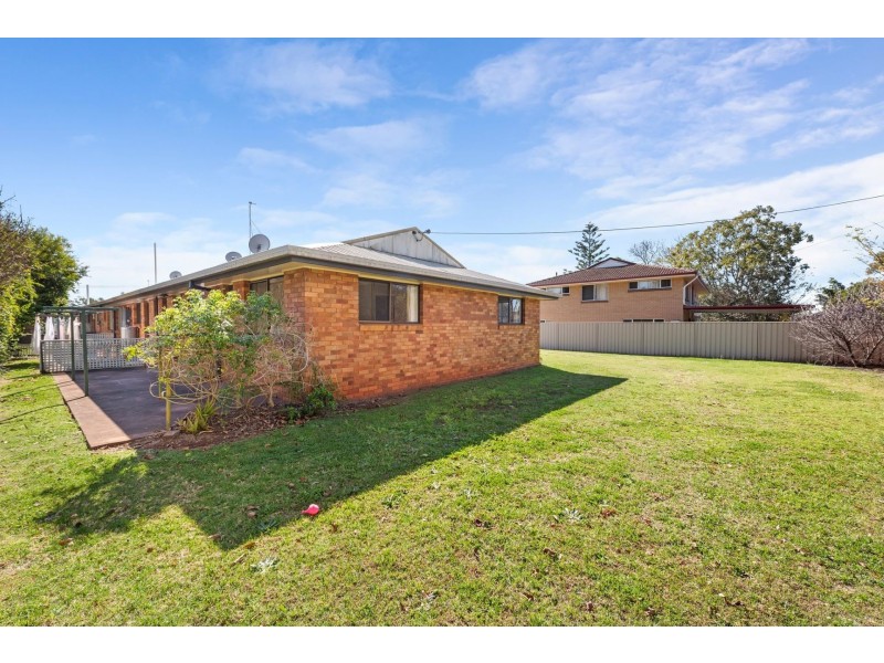 4/4a Cathro Street, Rockville QLD 4350