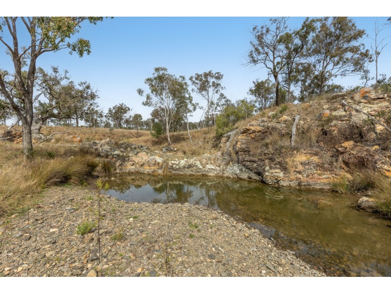925 Mountain Maid Road, Greymare QLD 4370
