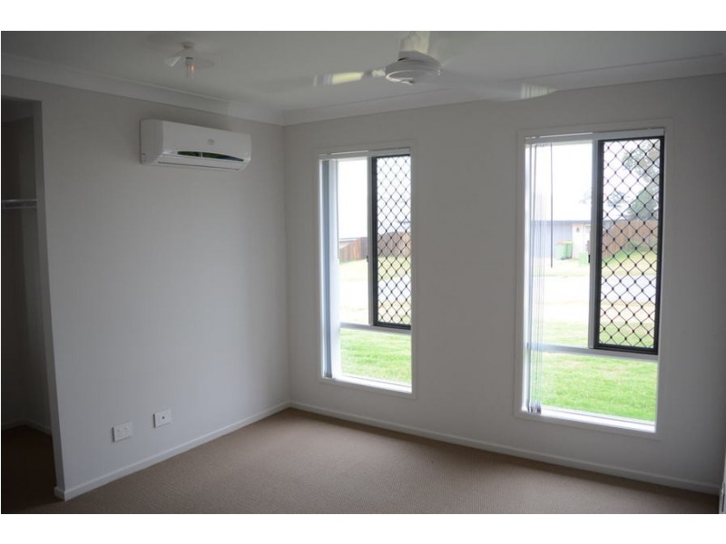 1/3 Macrossan Street, Cranley QLD 4350