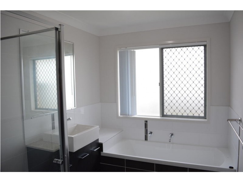 1/3 Macrossan Street, Cranley QLD 4350
